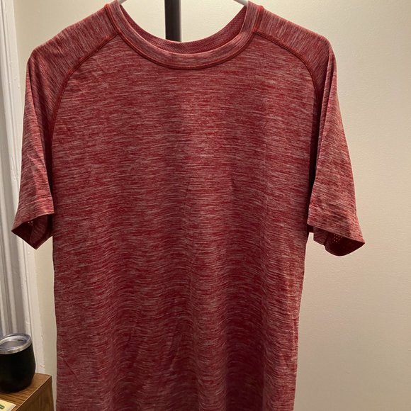 lululemon Metal Vent 1.0 Short Sleeve Shirt Surge Large Royal Ruby/White - Picture 3 of 4
